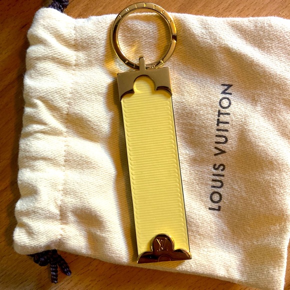 Louis Vuitton yellow leather keychain NEW with dust bag and box - Picture 2 of 6